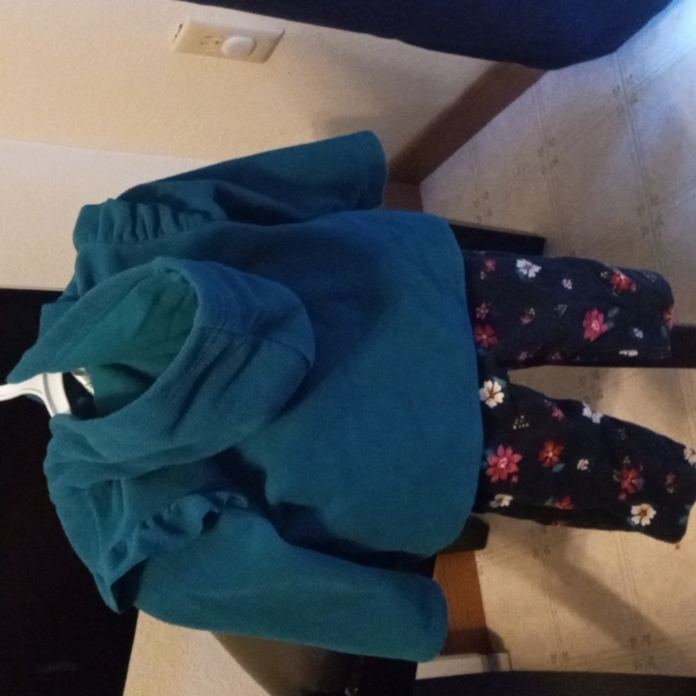 BABY CLOTHES - Picture 2 of 2